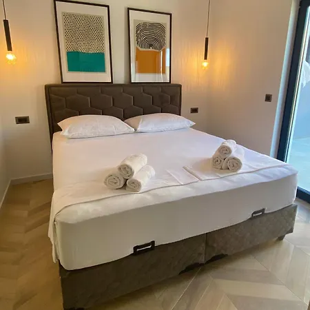 Apartment 5