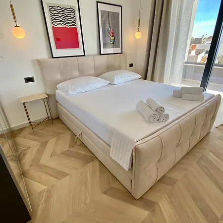 5 Apartment *