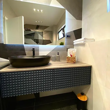 Apartment 5 *
