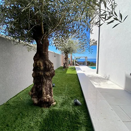 5 * Μακάρσκα