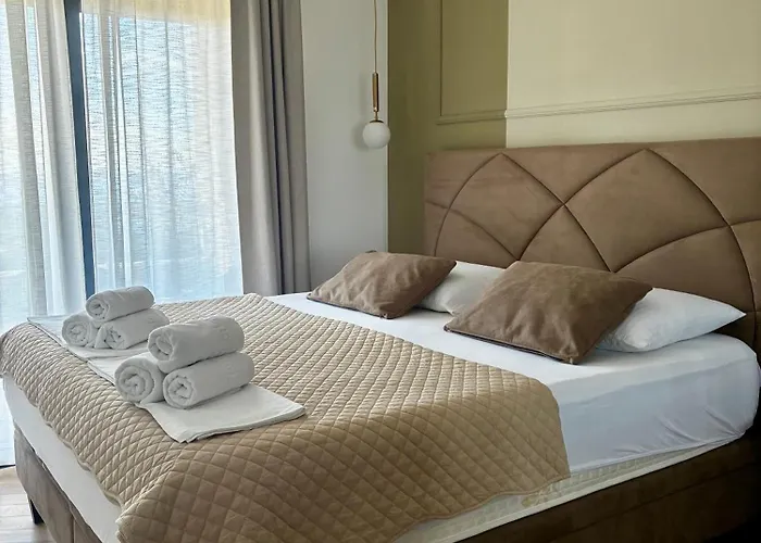 5 * Makarska